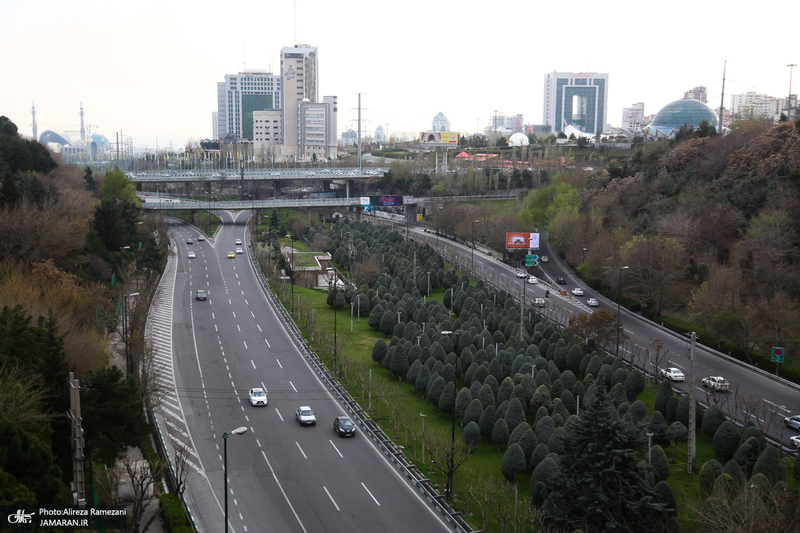 حال و هوای بهاری پل طبیعت تهران