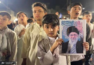 گزارش تصویری/ تظاهرات در همبستگی با رهبر انقلاب اسلامی در کراچی پاکستان 