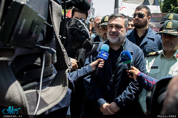 در شناسایی و برخورد قاطع با مفسدان اقتصادی به موقع عمل کردیم