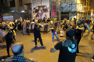 عزاداری شب عاشورا در خیابان جیحون تهران
