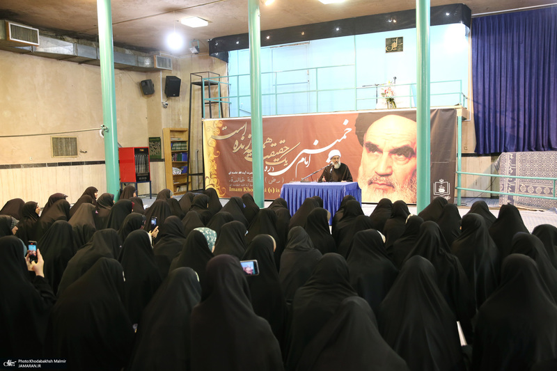 اردوی بانوان فعال فرهنگی استان زنجان (مکتب امام ) در حسینیه جماران