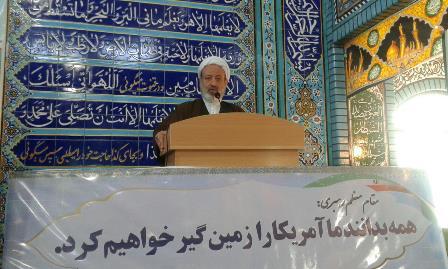 امام جمعه اردستان: توطئه گران از ضربه زدن به ایران عقب نشینی نمی کنند