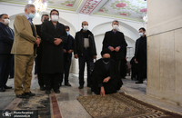 سید محمد خاتمی بر پیکر خواهر امام موسی صدر نماز خواند (13)