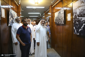 بازدید جمعی از گردشگران کویتی از بیت امام خمینی (س) در جماران