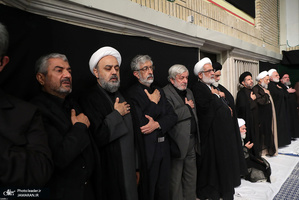 آخرین شب مراسم عزاداری حضرت اباعبدالله الحسین(ع) در حسینیه امام خمینی(ره)