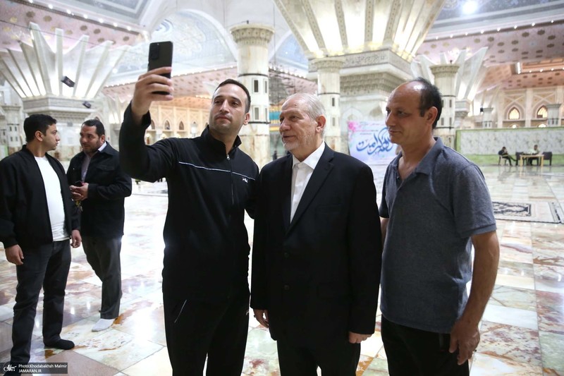 حضور سید رحیم صفوی در دور دوم انتخابات مجلس شورای اسلامی در حسینیه جماران