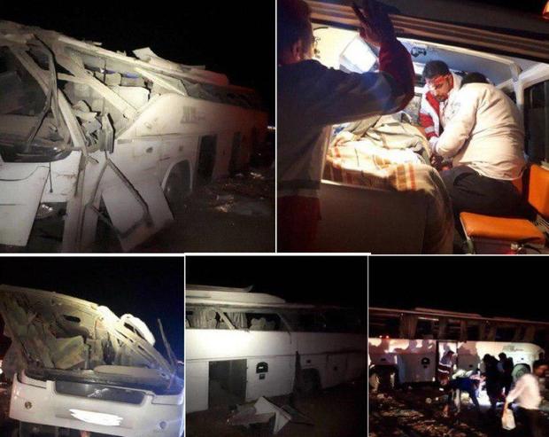 واژگونی اتوبوس در مهریز پنج کشته و 23 زخمی بر جا گذاشت