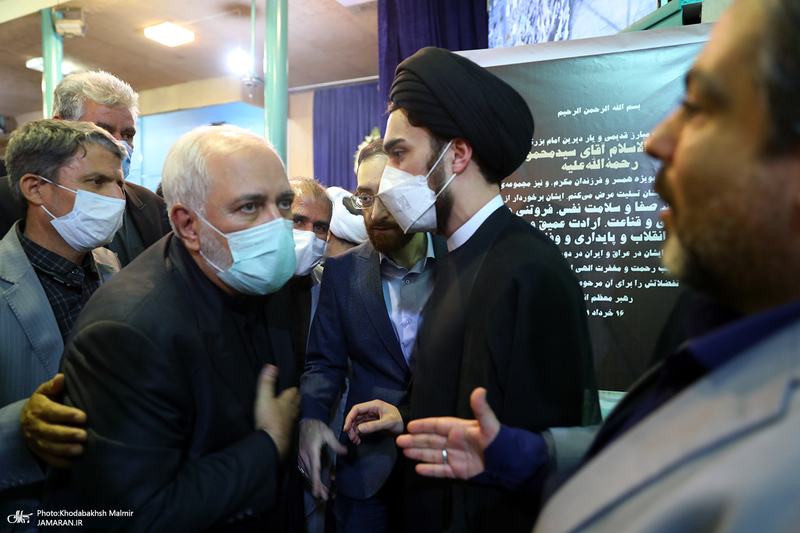 مراسم وداع با پیکر حجت الاسلام و المسلمین سید محمود دعایی در حسینیه جماران -3