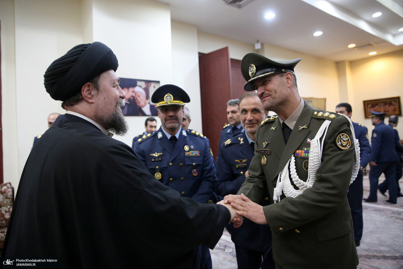 دیدار فرمانده نیری هوایی ارتش( امیر بهمن بهمرد )و جمعی از فرماندهان با سید حسن خمینی