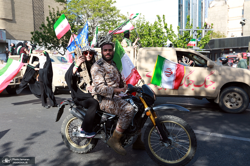 راهپیمایی دختران «جان‌فدای ایران» -۱