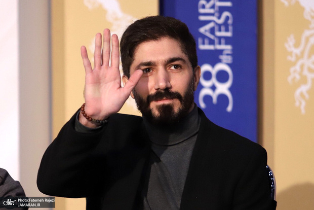 عکاسی که بازیگر فیلم لباس شخصی شد / مهدی نصرتی: هنر عکاسی از سختی کارم در سینما کم کرد/ سورپرایز نشدم!