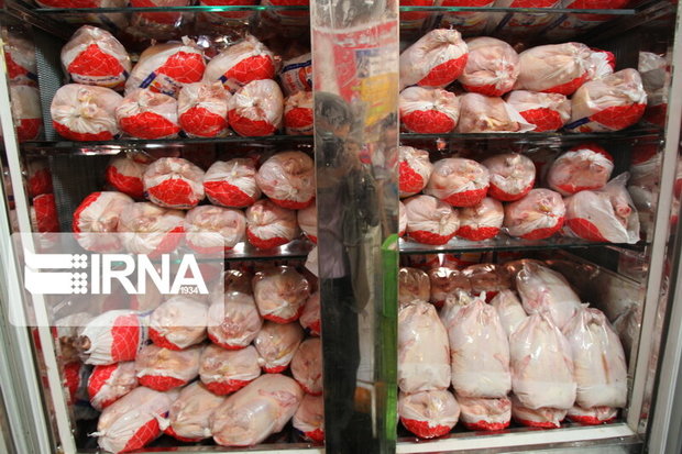 شایعات به گرانی قیمت مرغ دامن می زنند