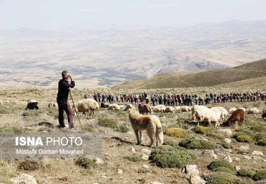 کوهنوردان کارگر سراسر کشور به قله فندقلو آذربایجان شرقی صعود کردند