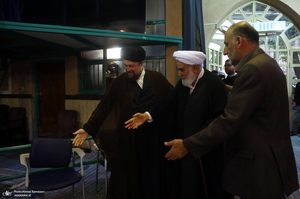 مراسم تشییع آیت الله حسن صانعی (ره) از حسینیه جماران - 3