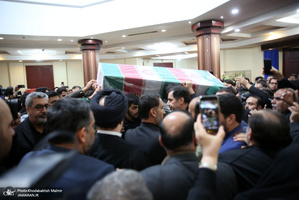 وداع با پیکر مطهر دو شهید مقاومت در حرم مطهر امام خمینی (س)