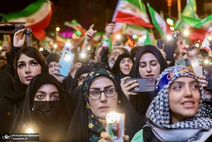 هشتادمین اجتماع پر شور مردم در میادین تهران