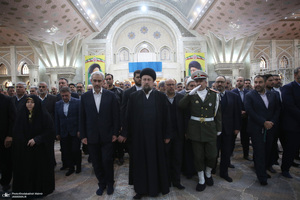 دیدار وزیر اقتصاد  جمعی از مدیران بانک ها با سید حسن خمینی