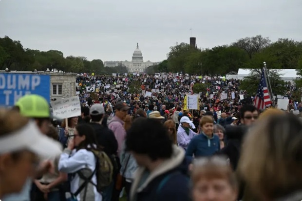 موج خشم علیه ترامپ در داخل و خارج به راه افتاد/ مخالفان در سراسر آمریکا تظاهرات کردند