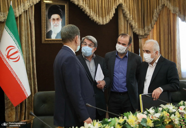 جلسه شورای عالی اجرای سیاست‌های کلی اصل ۴۴ قانون اساسی با حضور جهانگیری