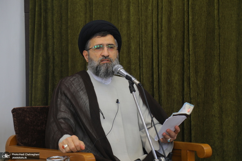 مراسم عمامه گذاری طلاب روز ولادت پیامبر اکرم (ص) و امام جعفر صادق (ع) در بیوت مراجع