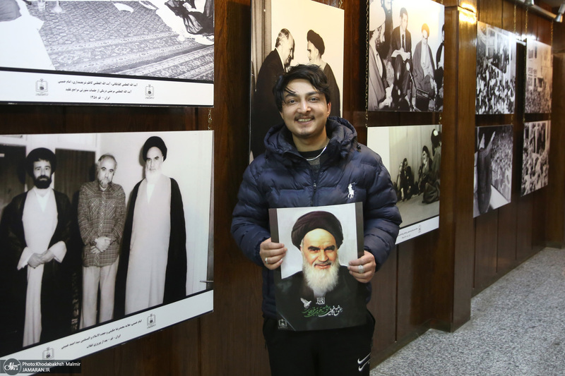 بازدید جمعی از گردشگران کشور پاکستان از بیت امام خمینی از جماران
