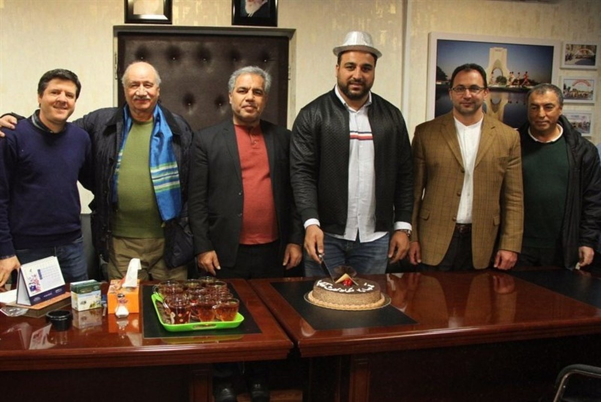 جشن تولد احسان حدادی در فدراسیون دوومیدانی/ عکس