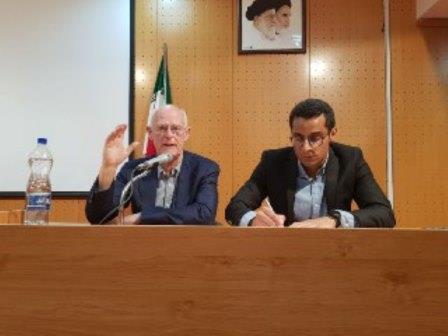 مجسمه سازی مطالعه مواد پیرامون است