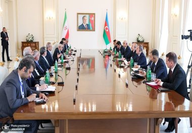 پزشکیان در نشست هیئت‌های عالی‌رتبه ایران و آذربایجان: پیوندهای تاریخی دو ملت ایران و آذربایجان زمینه‌ساز توسعه همکاری‌های دو کشور است/ ایران بر حق حاکمیت آذربایجان بر قره‌باغ تأکید دارد