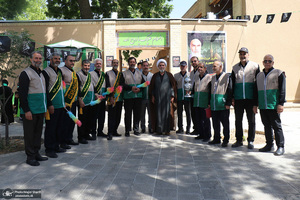 غبار روبی و عطر افشانی بیت و زادگاه امام خمینی (س)