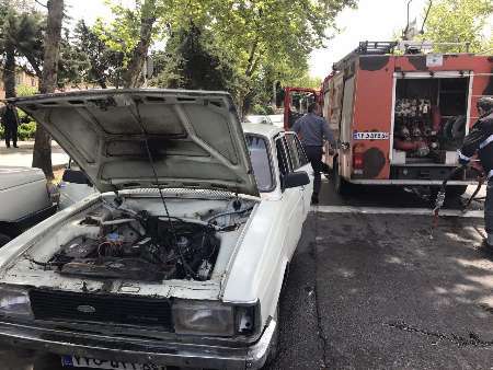 آتش گرفتن یک خودروی پیکان در آستارا