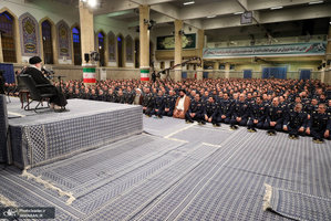 دیدار جمعی از فرماندهان و کارکنان نیروی هوایی ارتش با فرمانده معظم کل قوا