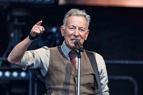 خواننده مشهور آمریکایی: جای ترامپ در زباله‌دان تاریخ است
