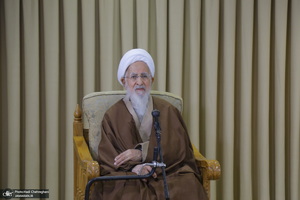 عمامه گذاری طلاب در روز میلاد پیامبر اکرم (ص) و امام صادق (ع) توسط مراجع تقلید