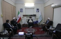 دیدار عباس کمساری با رئیس جامعه مدرسین حوزه علمیه قم (1)