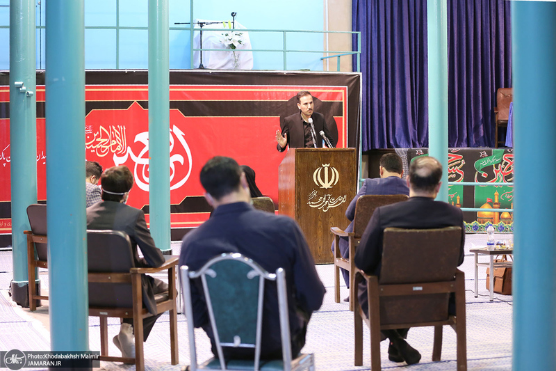 شب شعر «اين محرم وصفر است كه اسلام را زنده نگه داشته است» در حسینیه جماران