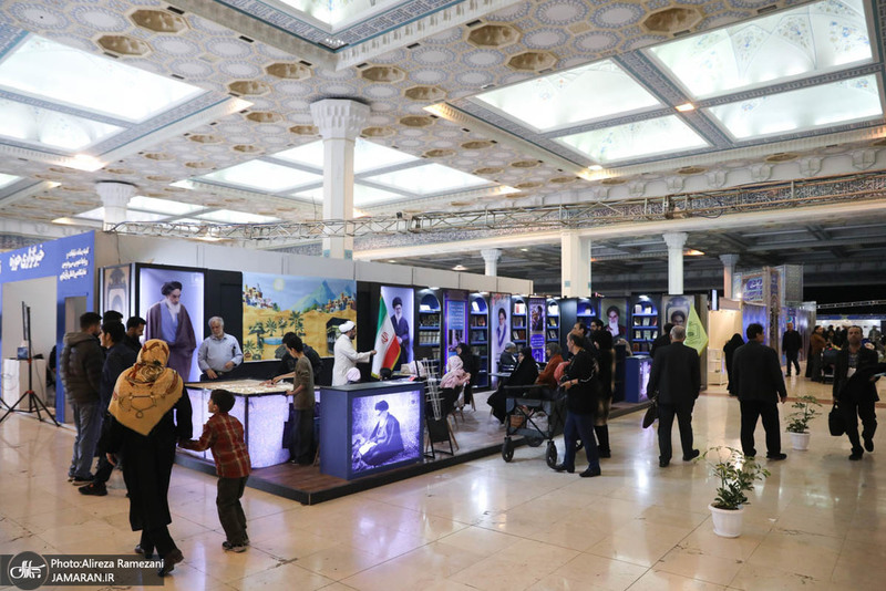 غرفه موسسه تنظیم و نشر آثار امام خمینی (ره) در سی و دومین نمایشگاه بین المللی قرآن کریم