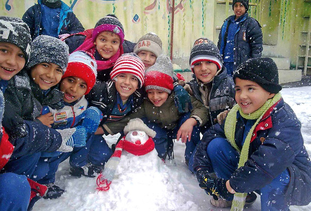 ریزش برف مدارس همدان را به تعطیلی کشاند