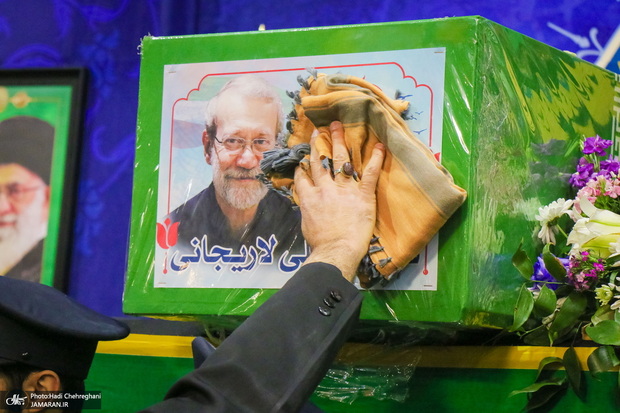 نرجس سلیمانی: شهید علی لاریجانی «بنده خدا» با ابزار صبر بر مرکب ظفر طلوع کرد