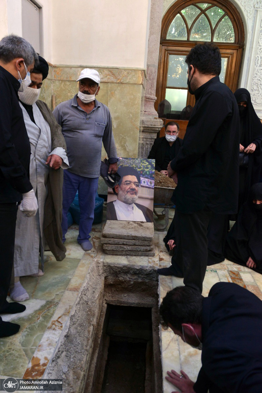 مراسم خاکسپاری حجت الاسلام و المسلمین محتشمی پور(ره) در حرم شاه عبدالعظیم الحسنی(ع)