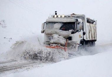 بسته‌شدن راه ارتباطی ۹ روستای عجب‌شیر بر اثر بارش برف