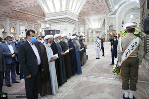 تجدید میثاق سرپرست و کارکنان موسسه تنظیم و نشر آثار امام خمینی(س) با آرمان های بنیانگذار جمهوری اسلامی