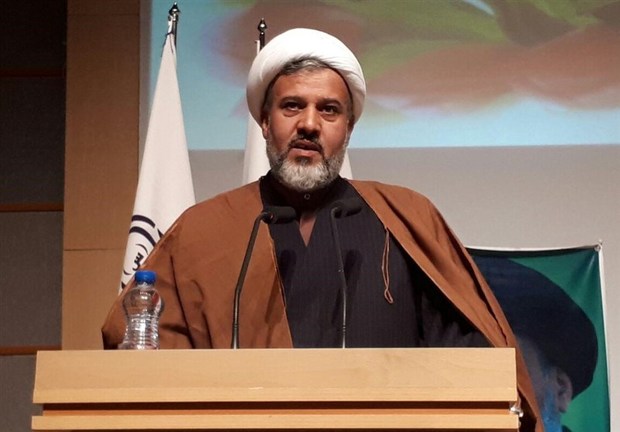 وحدت حوزه و دانشگاه نباید درحد شعار باقی بماند