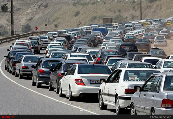 ترافیک در آزادراه تهران-کرج سنگین است  بارش برف و باران در استان‌ کشور