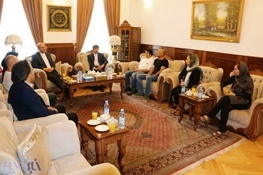 دیدار اعضای گروه تئاتر آینا با سفیر ایران در بوسنی و هرزگوین