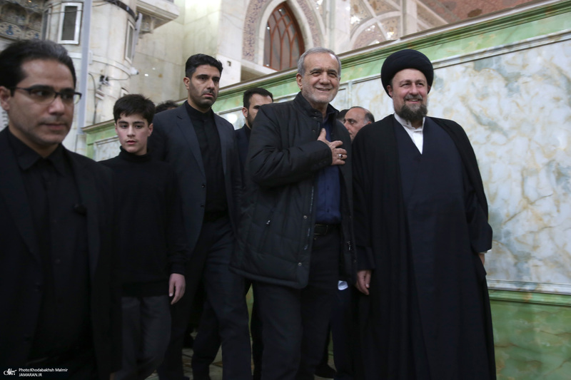 مراسم شب بیست و یکم ماه رمضان در حرم حضرت امام خمینی (س)