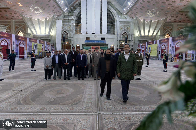 تجدید میثاق جمعی از هنرمندان حوزه هنری با آرمان های حضرت امام(س)