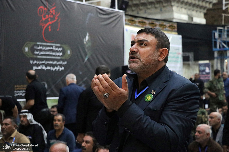 ادای احترام جمعی از موکب داران عراقی نسبت به مقام شامخ حضرت امام(س)