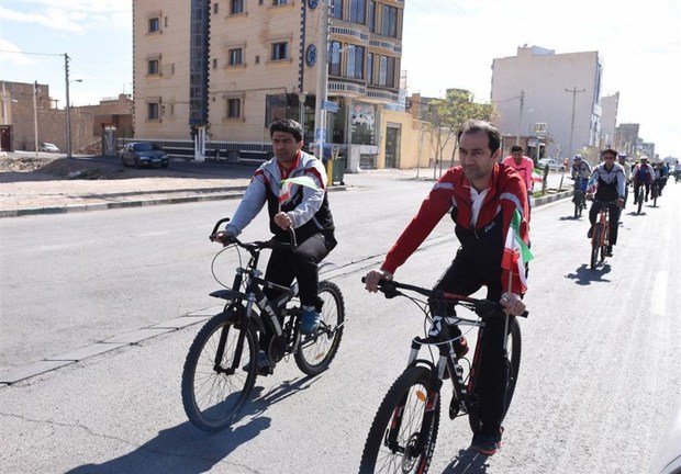 تور دوچرخه‌سواری &quot;رهروان شهدا&quot; در کاشان برگزار شد