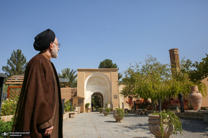 بازدید سید محمد خاتمی از باغ دولت آباد یزد