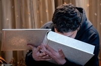 حضور نماینده رهبر انقلاب اسلامی در منزل خانواده‌های فرماندهان شهید حزب‌الله لبنان در بیروت (16)